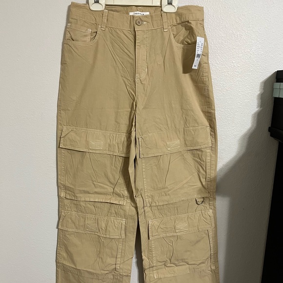 PacSun Tan 90’s Cargo Pants - Picture 3 of 7